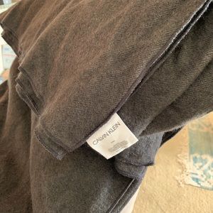 Calvin Klein 100% wool dark grey blanket - King